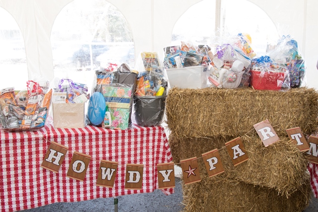 Howdy Partner Sign and Gifts